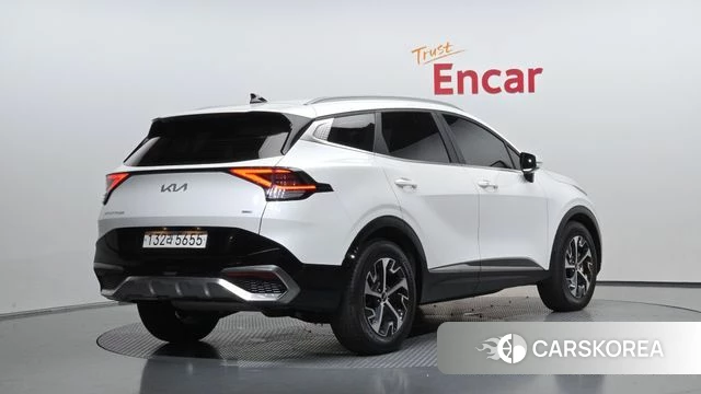 Kia Sportage 5th Generation Hybrid 2023 Белый из Кореи