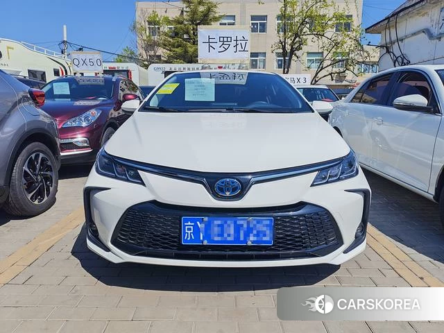 Toyota Corolla 2023 Белый из Китая