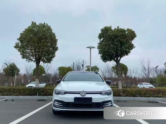 Volkswagen Golf 2023 Белый из Китая