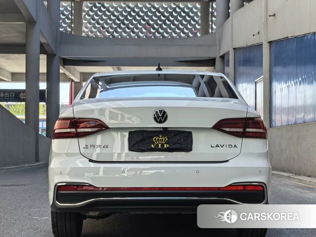Volkswagen Lavida 2022 Белый из Китая