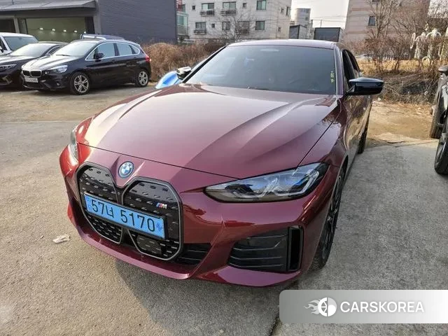 BMW i4 2023 Красный из Кореи