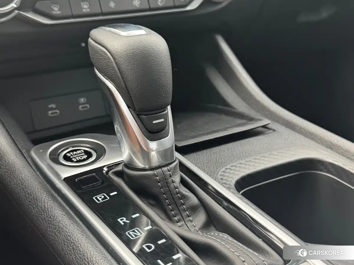 Nissan Sylphy 2024 Белый из Китая