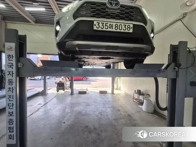 Toyota RAV4 5th Generation 2024 Белый из Кореи
