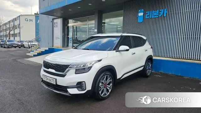 Kia Seltos 2022 Белый из Кореи