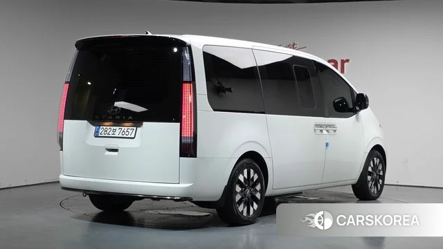 Hyundai Staria 2024 Белый из Кореи