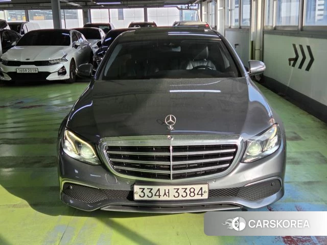 Mercedes-Benz E-Class W213 2018 Серый из Кореи