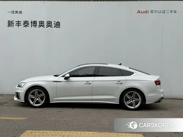 Audi A5 2021 Белый из Китая