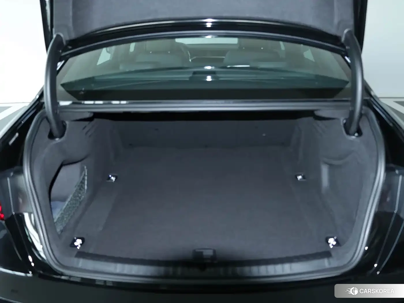 Audi A6L 2025 Черный из Китая