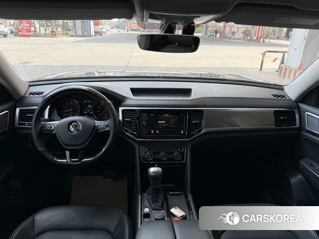 Volkswagen Tourang 2019 Черный из Китая
