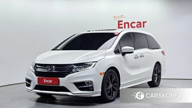 Honda Odyssey 2018 Белый из Кореи