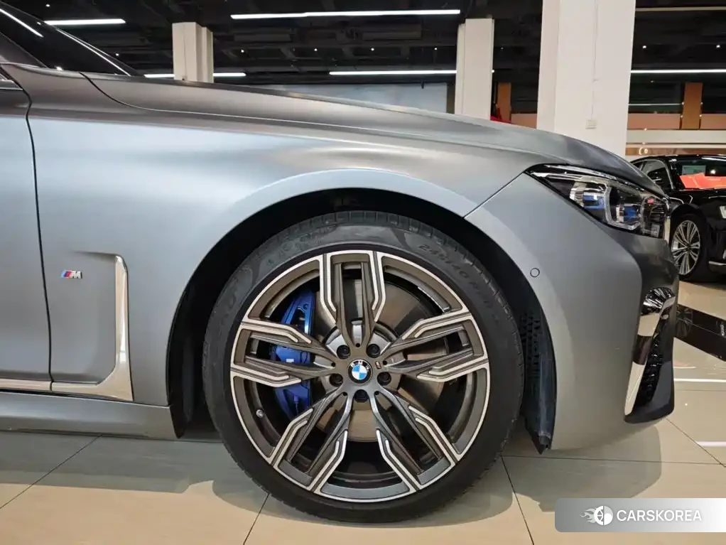 BMW 7 series 2022 Silver/gray из Китая