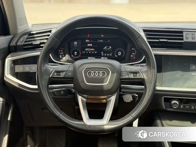 Audi Q3 2022 Белый из Китая