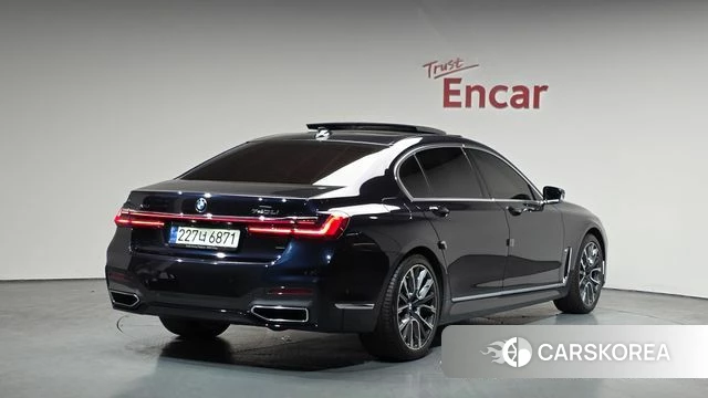 BMW 7 Series (G11) 2021 Черный из Кореи