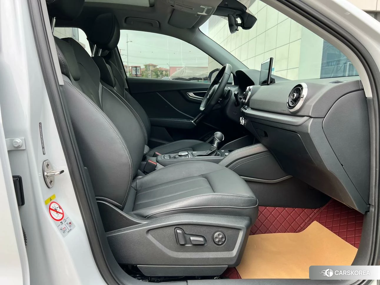 Audi Q2L 2023 Белый из Китая