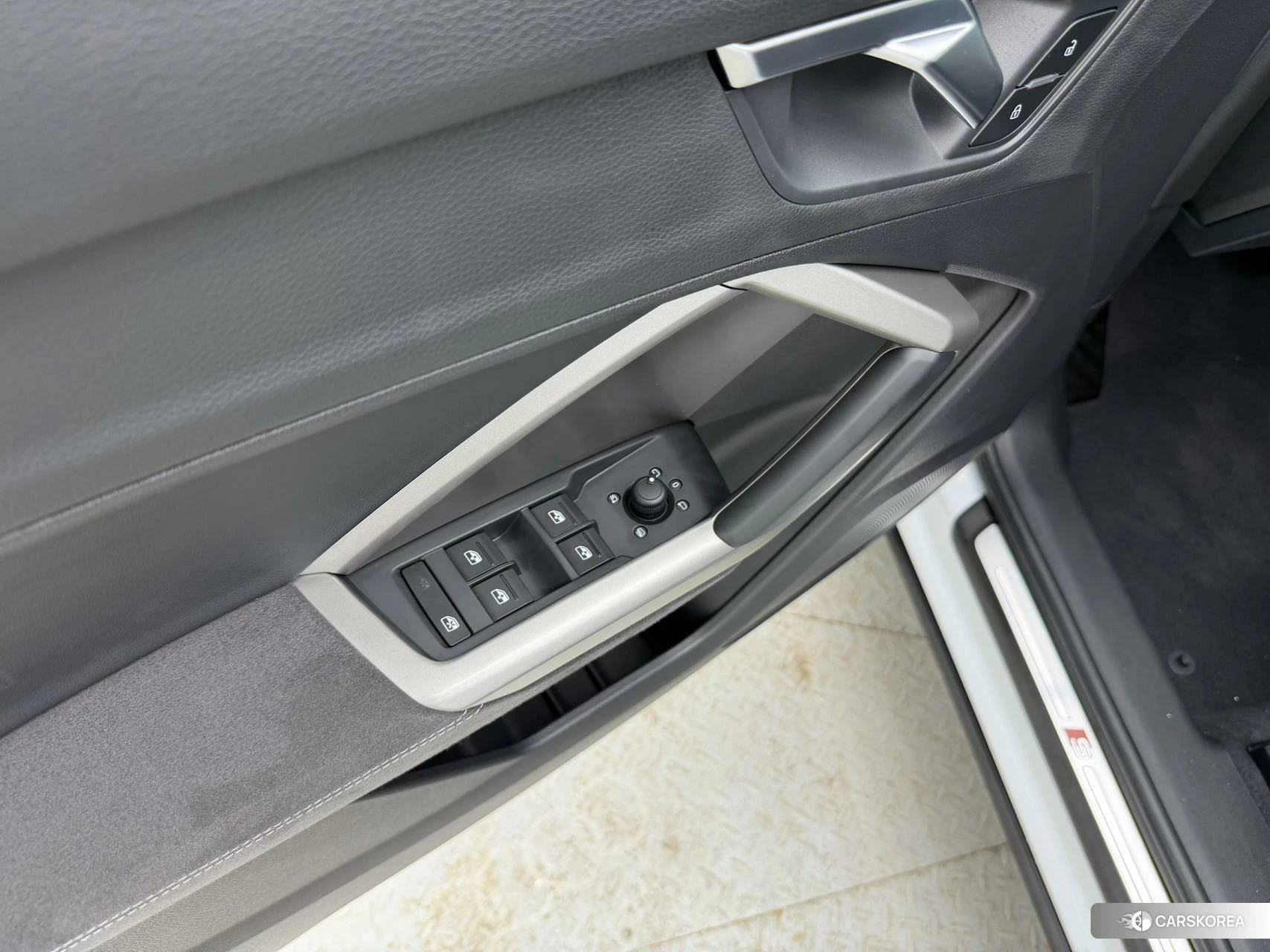 Audi Q3 2021 Белый из Китая