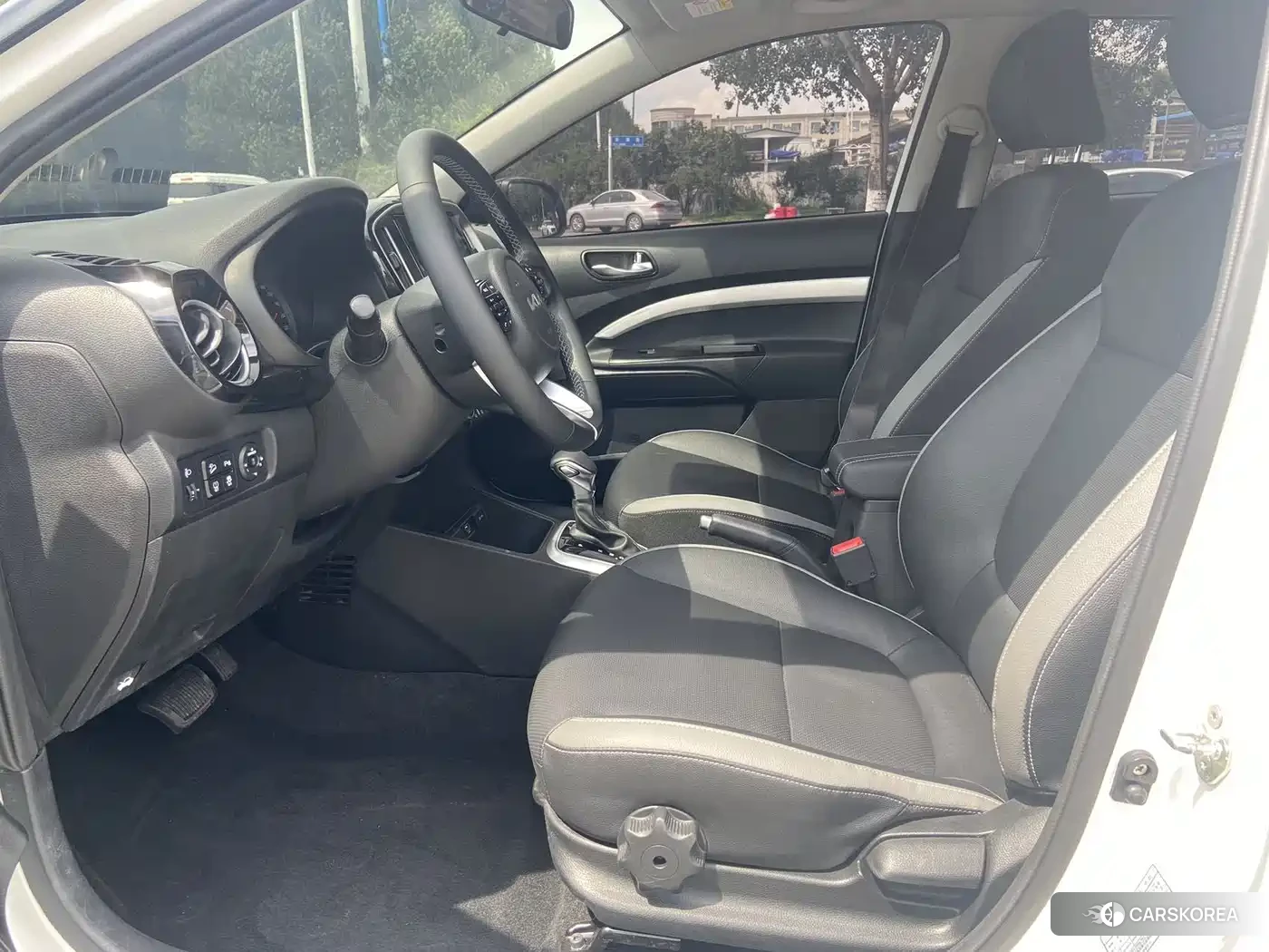 Kia KX1 2023 Белый из Китая