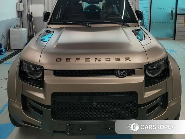 Land Rover Defender (L663) 2025 Золотой из Кореи