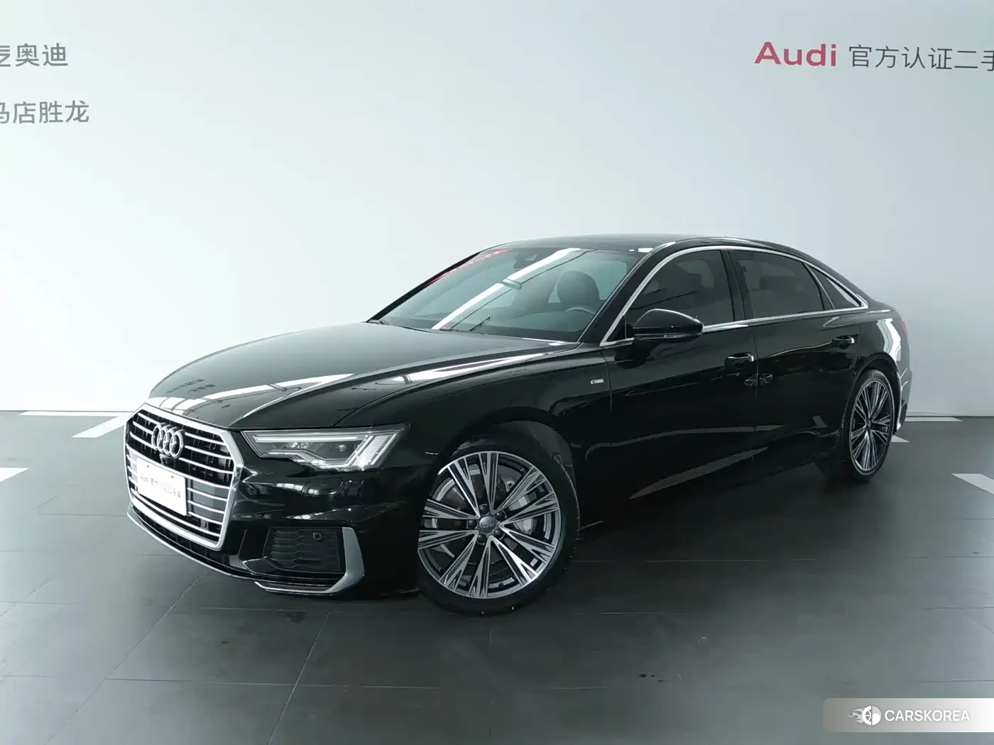 Audi A6L 2022 Черный из Китая