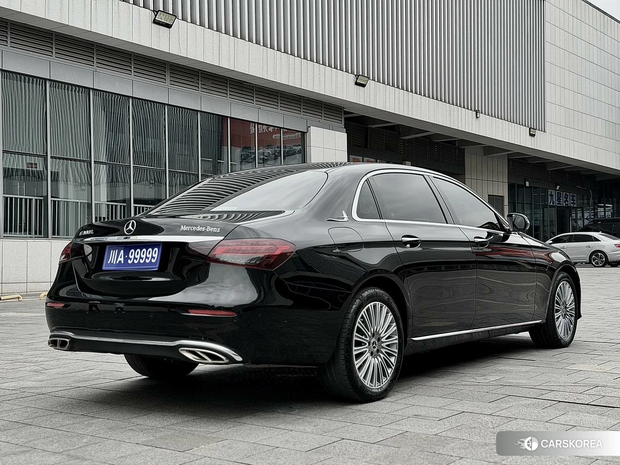 Mercedes-Benz E-class 2022 Черный из Китая