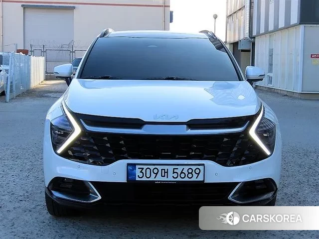 Kia Sportage 5th Generation Hybrid 2023 Белый из Кореи