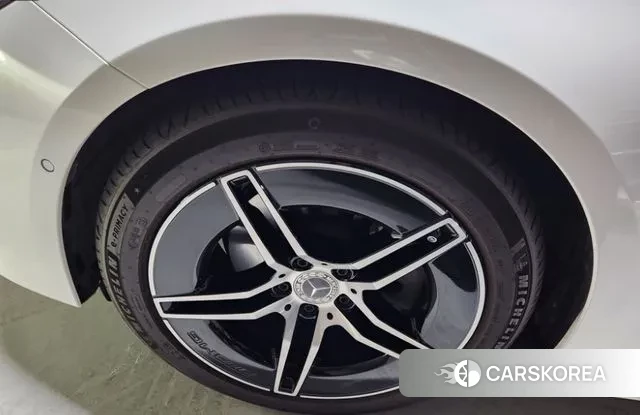 Mercedes-Benz E-Class W214 2025 Белый из Кореи