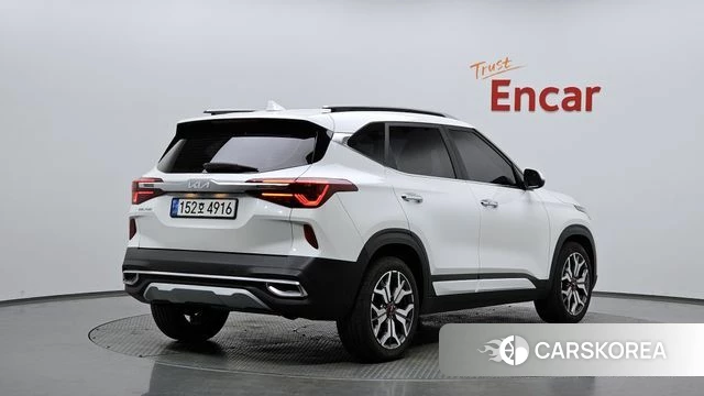 Kia Seltos 2022 Белый из Кореи