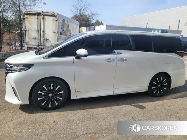 Toyota Alphard 4th Generation 2025 Белый из Кореи