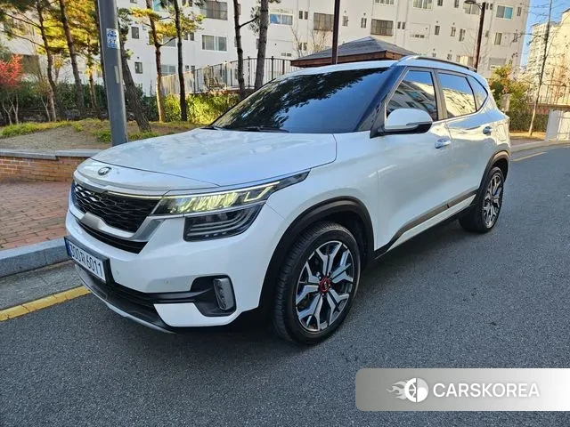 Kia Seltos 2021 Белый из Кореи