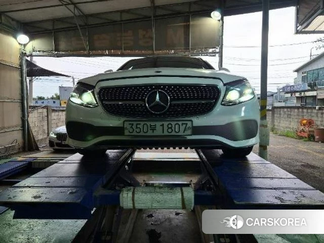 Mercedes-Benz E-Class W213 2020 Белый из Кореи