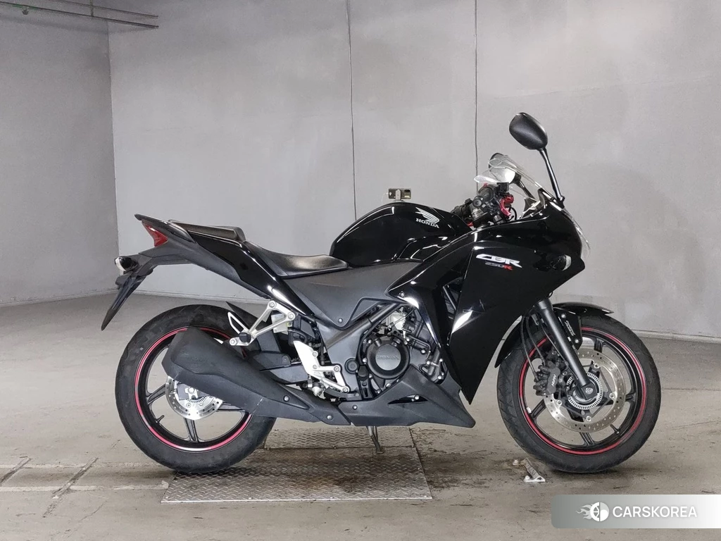 Проданный Honda CBR250R 2013 из Японии, фото 2