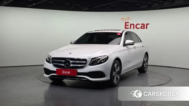 Mercedes-Benz E-Class W213 2019 Белый из Кореи