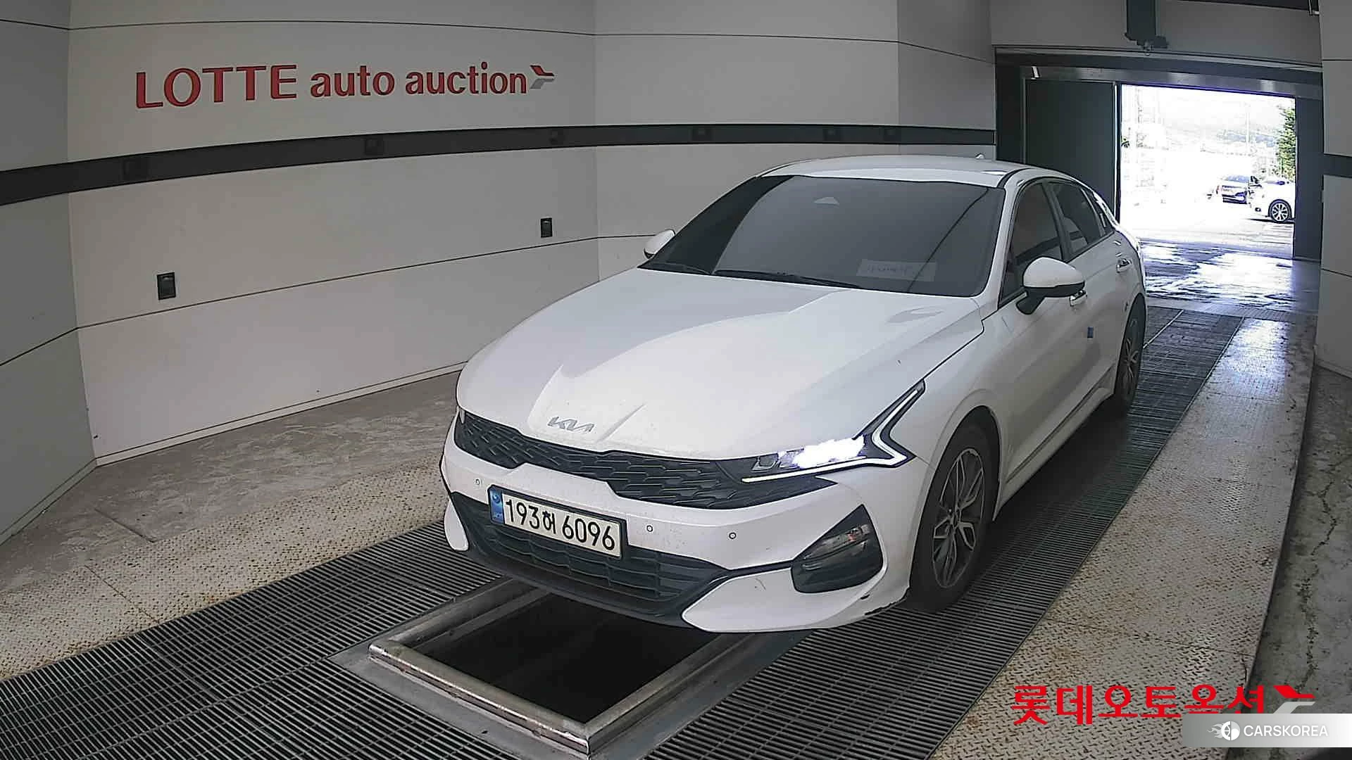 Kia K5 2022 Snow White Pearl (optional) из Кореи