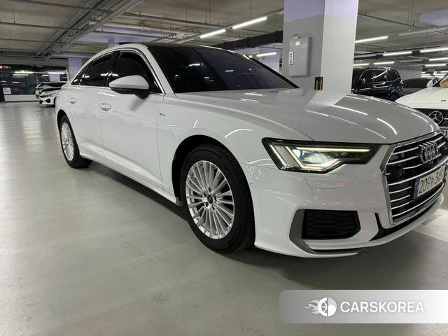 Audi A6 (C8) 2021 Белый из Кореи