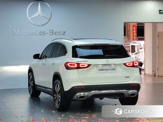Mercedes-Benz GLA 2021 Белый из Китая