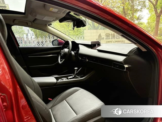 Mazda 3 Angkesaila 2021 Красный из Китая