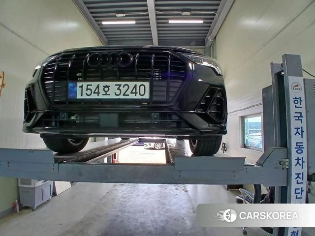 Audi Q3 (F3) 2025 Черный из Кореи
