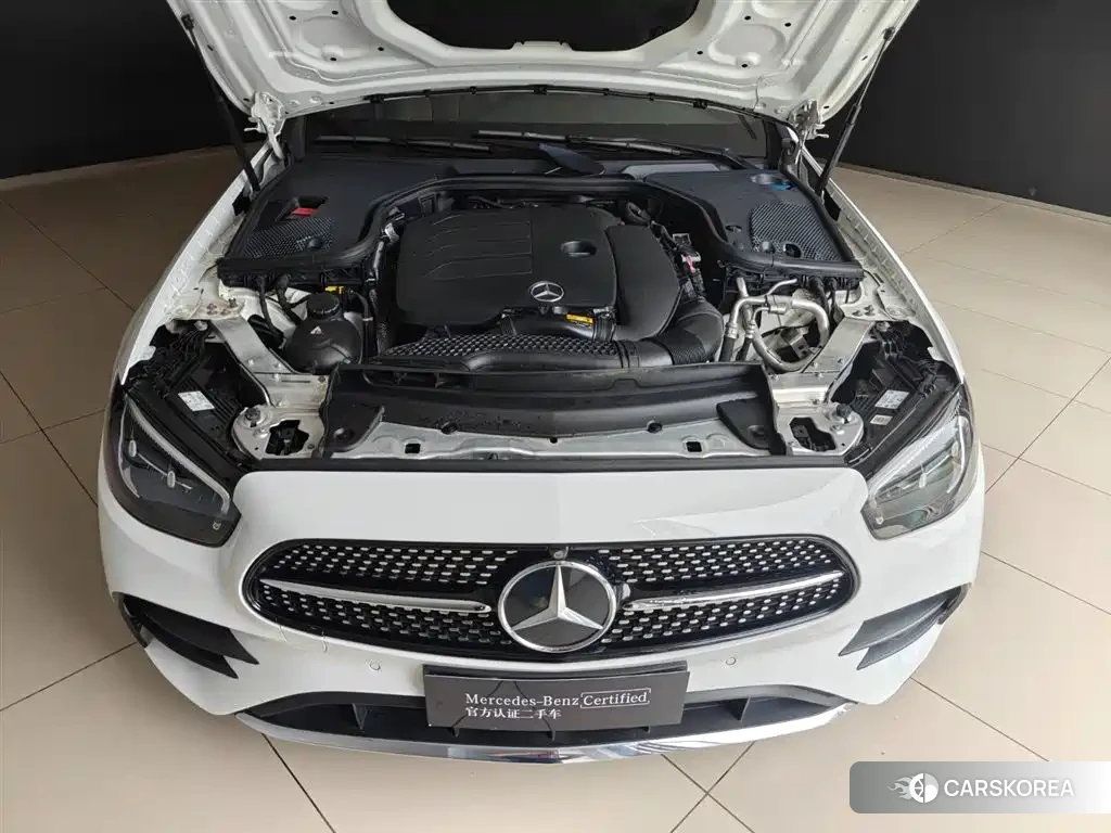 Mercedes-Benz E-Class 2022 Белый из Китая