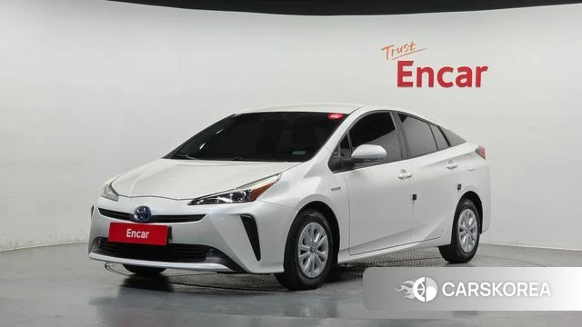 Toyota Prius 4th Generation 2019 Белый из Кореи