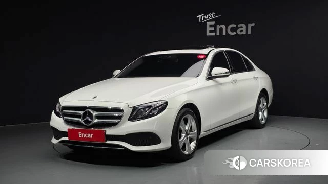Mercedes-Benz E-Class W213 2018 Белый из Кореи