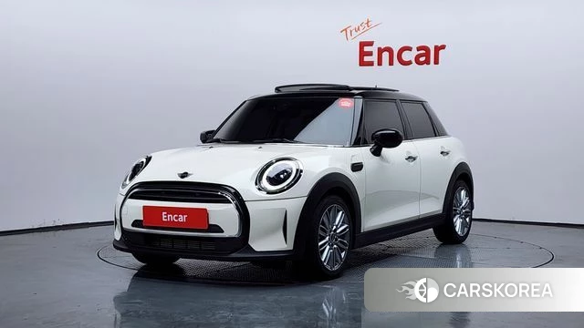 Mini Cooper 2021 Белый из Кореи