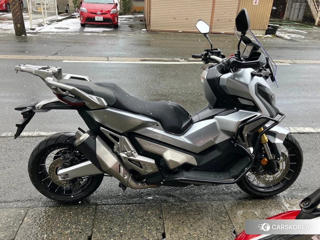 Проданный Honda X-ADV 750 2018 из Японии