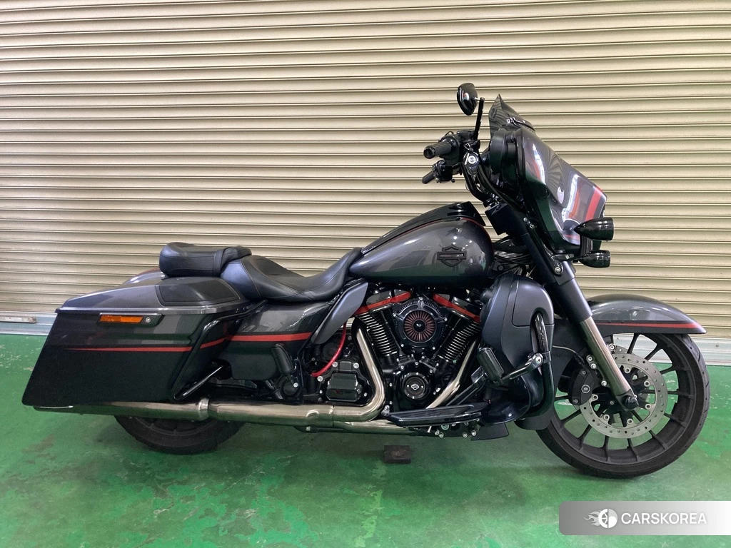 Проданный Harley-Davidson Street Glide FLHXSE1800 CVO 2018 из Японии, фото 2