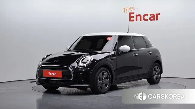 Mini Cooper 2023 Черный из Кореи