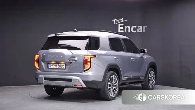 Ssangyong Torres 2023 Серый из Кореи