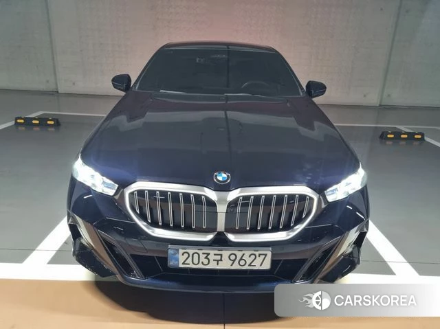 BMW 5 Series (G60) 2024 Черный из Кореи