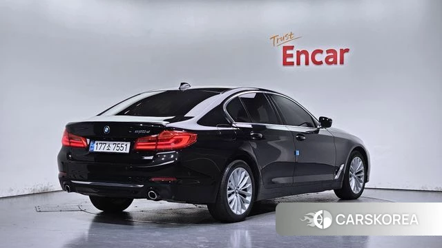 BMW 5 Series (G30) 2020 Черный из Кореи