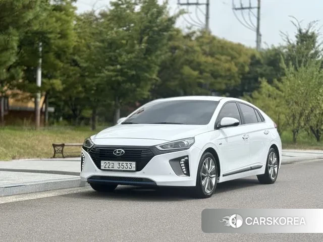 Hyundai Ionic Hybrid 2018 Белый из Кореи