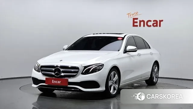 Mercedes-Benz E-Class W213 2018 Белый из Кореи