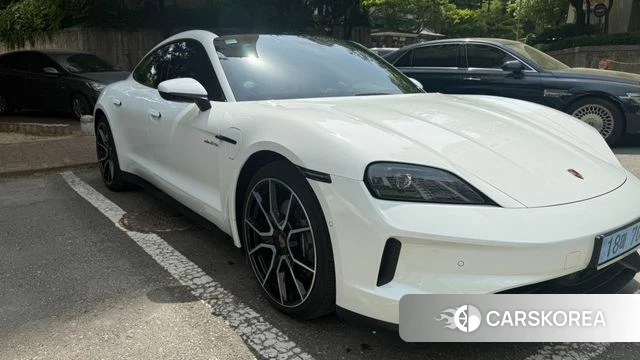 Porsche Taycan 2025 Белый из Кореи