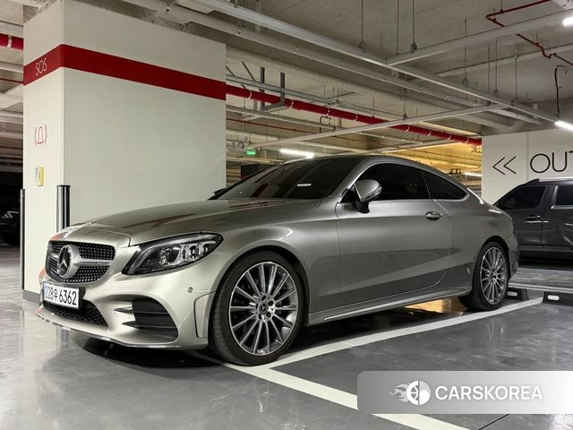 Mercedes-Benz C-Class W205 2023 Песочный из Кореи